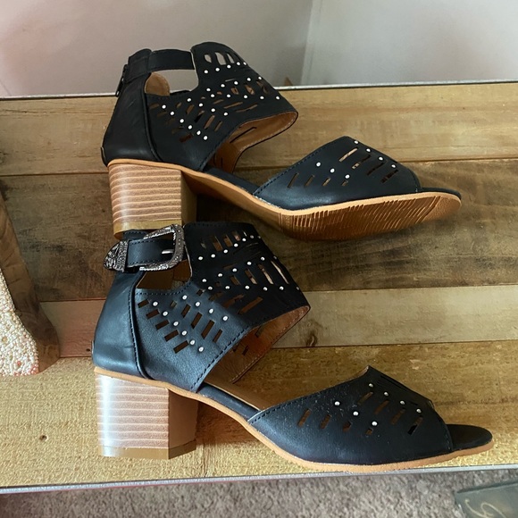 Ladies Fashion shoes size 7 - Picture 2 of 5